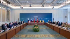 Новий шанс чи стара гра? Третій раунд мирних переговорів з РФ розпочався у Стамбулі / Фото: Getty Images Новий шанс чи стара гра? Третій раунд мирних переговорів з РФ розпочався у Стамбулі
