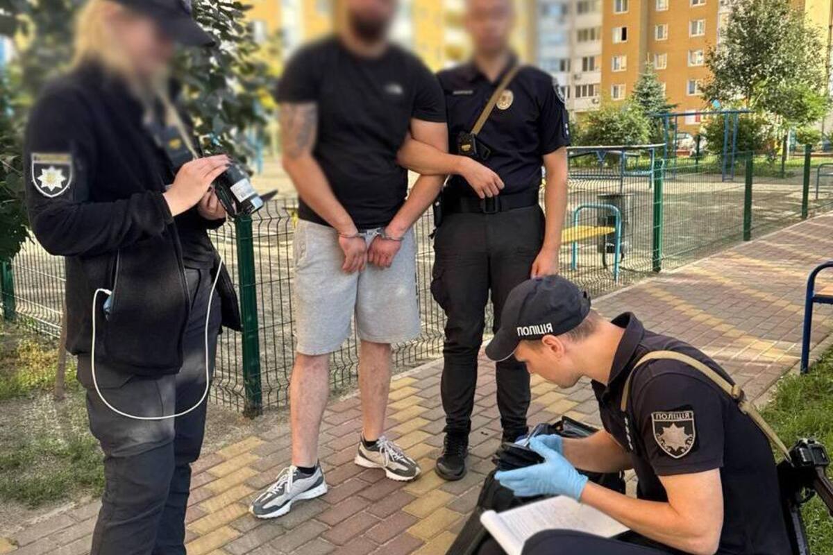 На Подоле мужчина стрелял прямо во дворе ЖК! Обошлось без жертв / Фото: Национальная полиция Украины