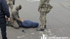 Зброя, гроші і маршрути ЗСУ: як прикордонник торгував безпекою держави / Фото: ДБР Зброя, гроші і маршрути ЗСУ: як прикордонник торгував безпекою держави/ Фото: ДБР