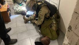 Напад із обрізом і балаклавами: на Одещині затримали дезертира і його спільника / Фото: Офіс генерального прокурора Напад із обрізом і балаклавами: на Одещині затримали дезертира і його спільника / Фото: Офіс генерального прокурора
