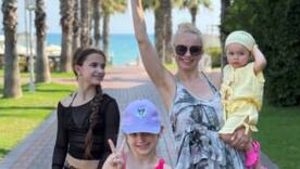 Лілія Ребрик показала відпочинок із трьома доньками / Фото: instagram.com/lilia.rebrik Лілія Ребрик показала відпочинок із трьома доньками