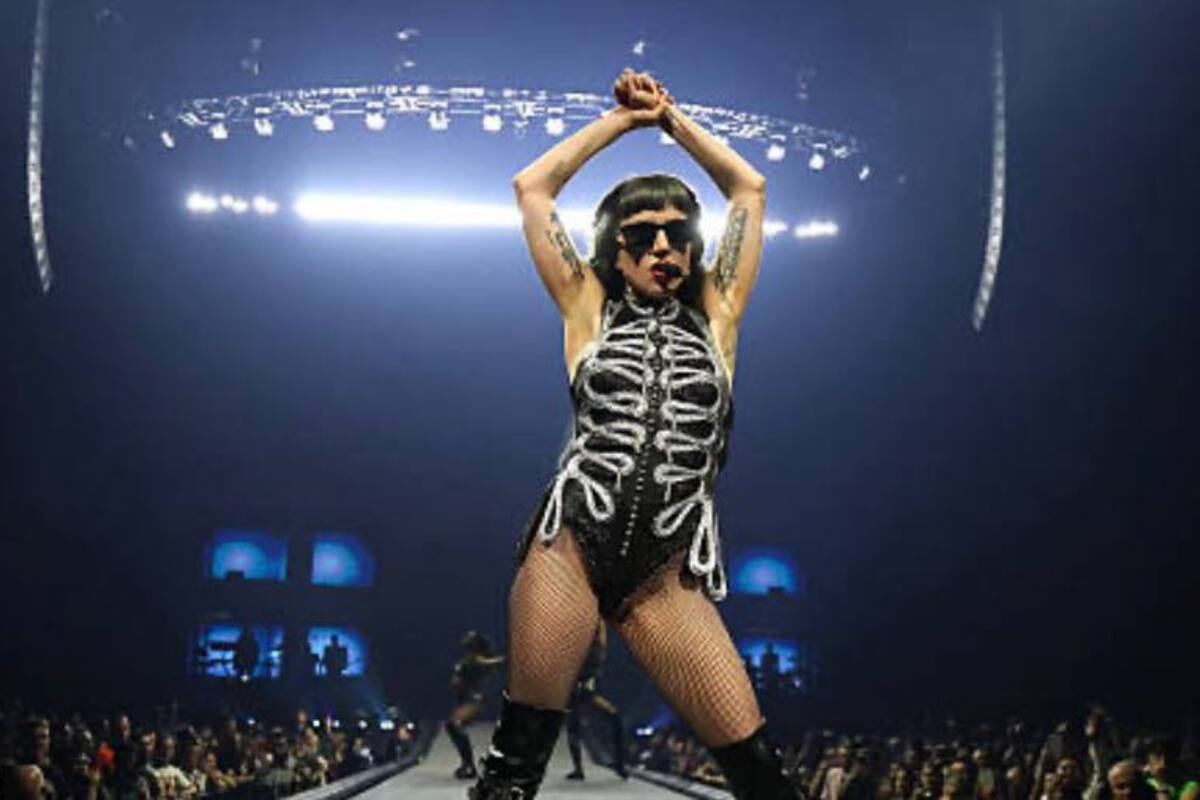 Lady Gaga получила травму во время тура, но не отменила шоу / Фото: gettyimages Lady Gaga получила травму во время тура, но не отменила шоу