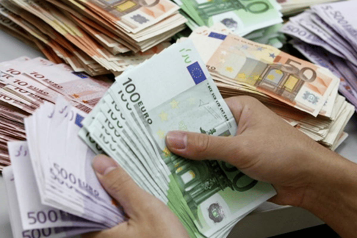 Из-за провала реформ: Украина недополучит часть финансирования в четвертом транше помощи / Фото: Getty Images Из-за провала реформ: Украина недополучит часть финансирования в четвертом транше помощи