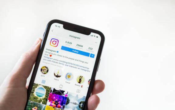 Боротьба з небезпечною поведінкою: Instagram обмежує коментування дитячого контенту