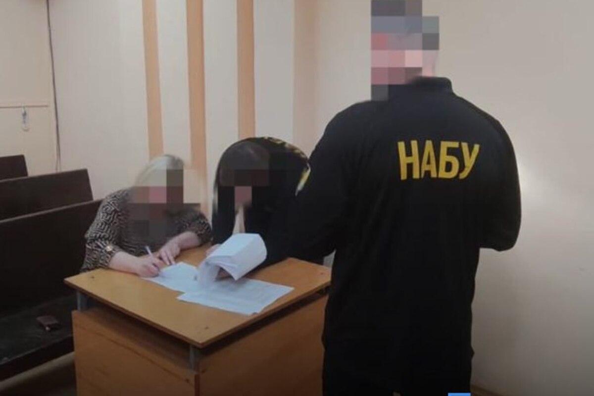 Судові рішення проти корупціонерів набули чинності: успіхи НАБУ та САП/Фото: НАБУ, САП НАБУ і САП: 338 корупціонерів, включно з топпосадовцями, отримали обвинувальні вироки