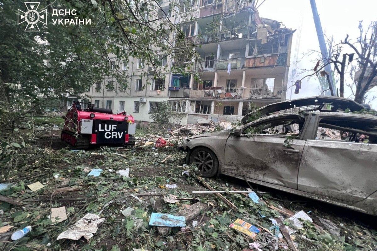 Наразі евакуйовано щонайменше 19 пошкоджених транспортних засобів