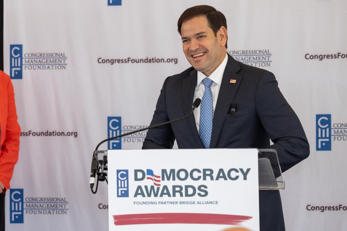 Марко Рубіо / Фото: instagram.com/senatormarcorubio Трамп лютує: росія "бомбить міста" замість миру – що буде з нафтою та банками?
