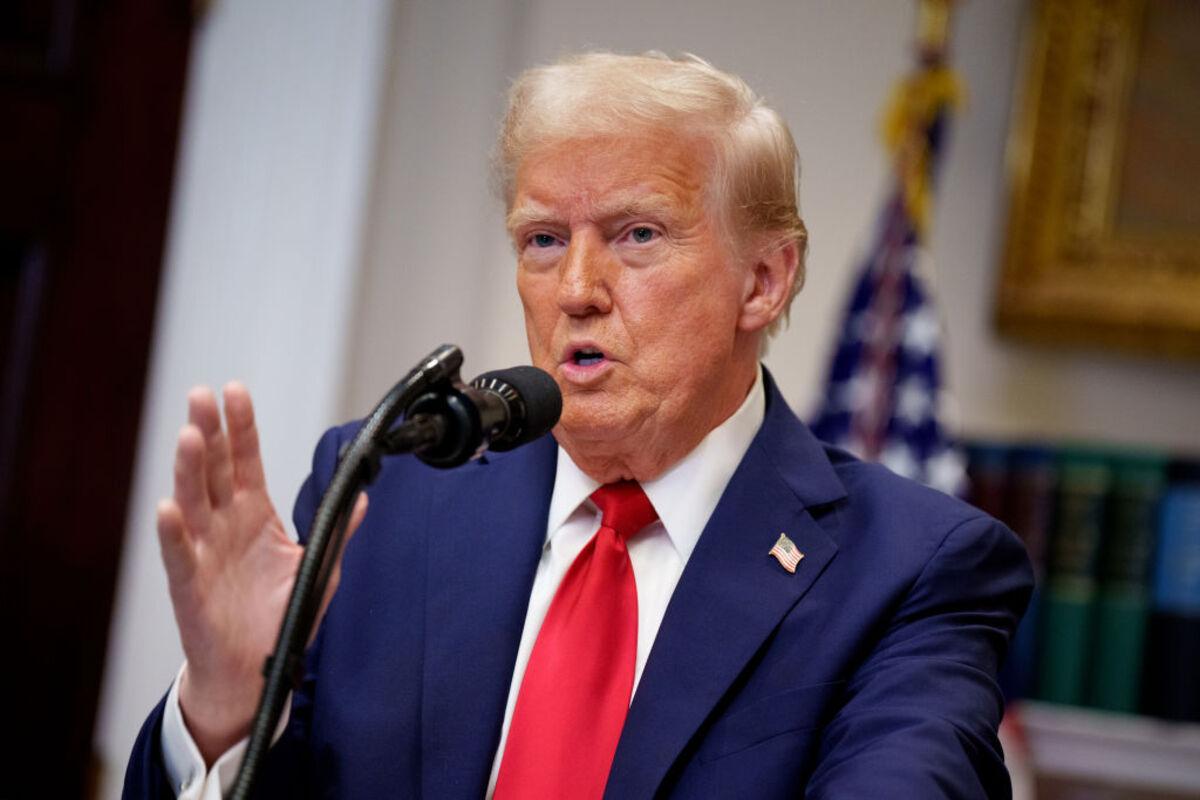 Трамп хоче укласти угоду про припинення війни Росії в Україні до 8 серпня/Фото: Getty Images Мир до 8 серпня? У Трампа зробили сміливу заяву щодо України