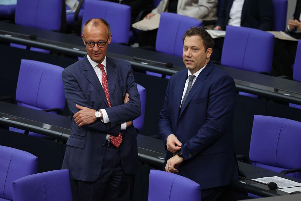 Німеччина демонструє підтримку: бюджет-2026 з безпрецедентною допомогою Україні/Фото: Getty Images Берлін збільшує витрати: рекордна військова допомога Україні у бюджеті-2026