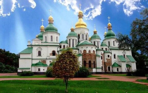 "Київ хрестили, коли про москву ще й згадки не було": інтерв'ю на честь Хрещення Київської Русі