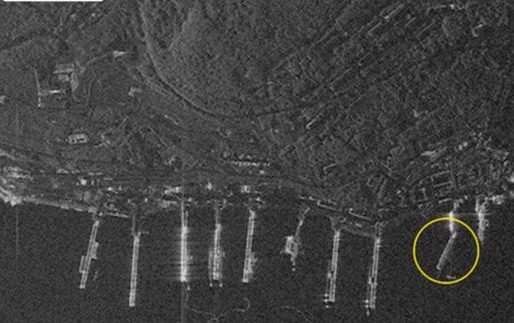 Спутниковые снимки показывают, что российская база атомных подводных лодок повреждена цунами
