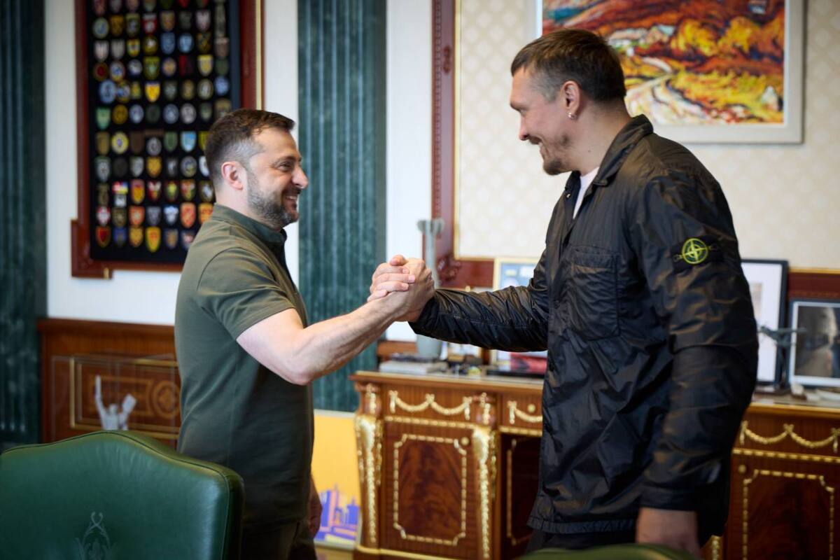 Чим Усик може допомогти Зеленському? Президент розповів про важливу місію чемпіона. Фото: ОП зеленський і усик