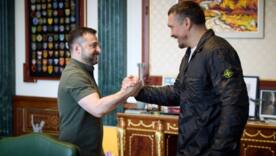 Чем Усик может помочь Зеленскому? Президент рассказал о важной миссии чемпиона. Фото: ОП Зеленский и усик