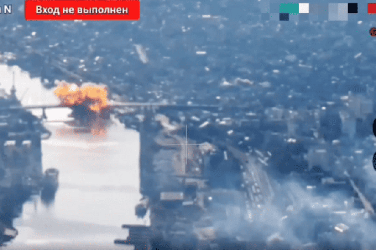 Херсон під вогнем: окупанти обстріляли мікрорайон Корабел. Скриншот відео Херсон міст атака