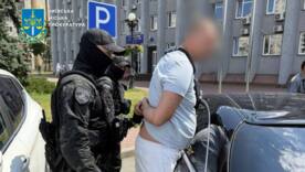 Цена побега – 15 тысяч: киевлянин продавал группы инвалидности для выезда из Украины / Фото: Киевская городская прокуратура Цена побега – 15 тысяч: киевлянин продавал группы инвалидности для выезда из Украины / Фото: Киевская городская прокуратура