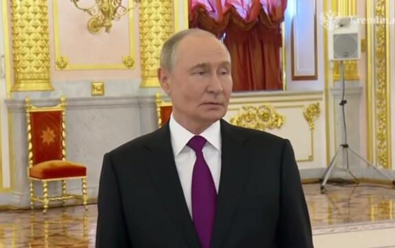 Туреччина обговорила з росією останні події щодо переговорів з Україною. Трамп заявив про "дуже велику ймовірність" зустрічі з путіним і Зеленським