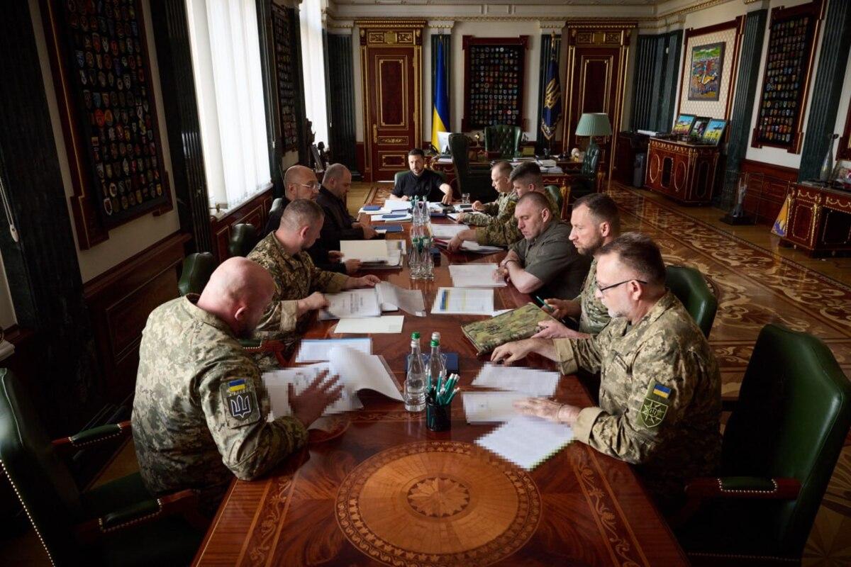 "Дипстрайки": Зеленський розповів про нову стратегію ударів по росії "Дипстрайки": Зеленський розповів про нову стратегію ударів по росії