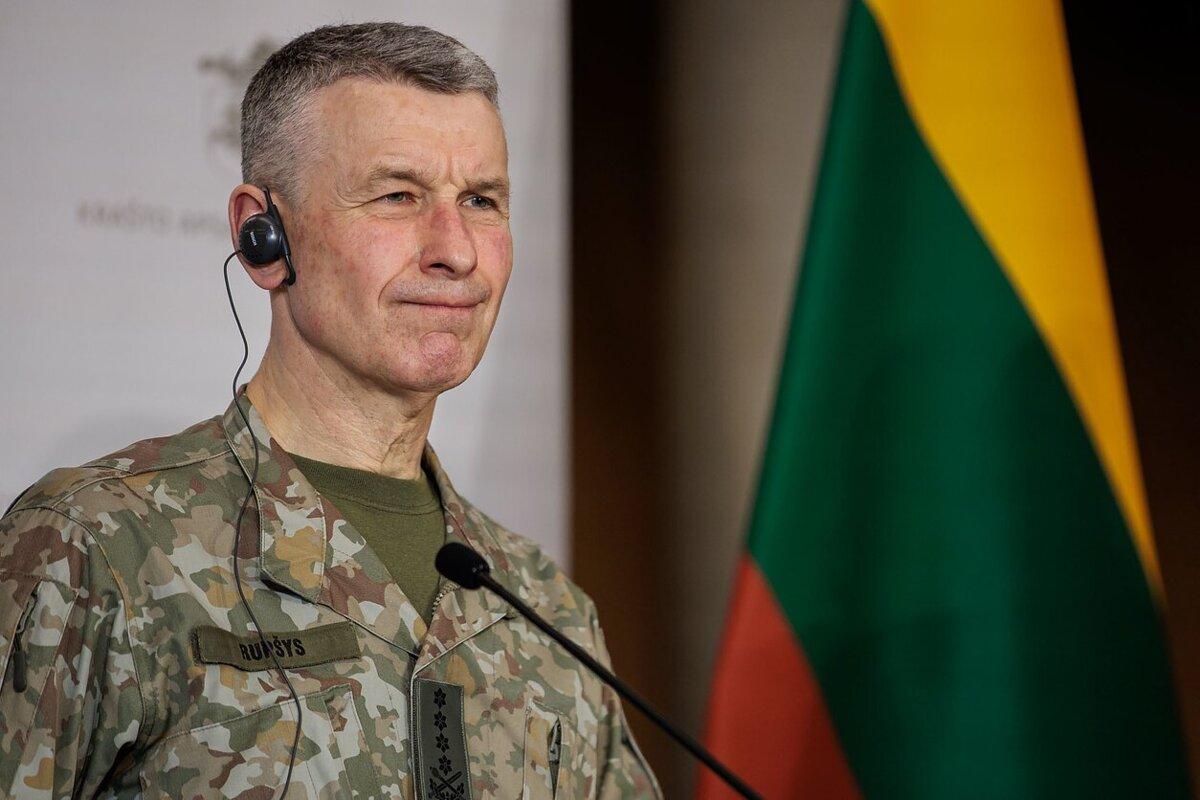 Имплантаты за €4 тыс: в Литве военный поставил себе зубы за счет армии