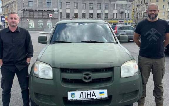 Вечір поезії Ліни Костенко перетворився на броньовану допомогу