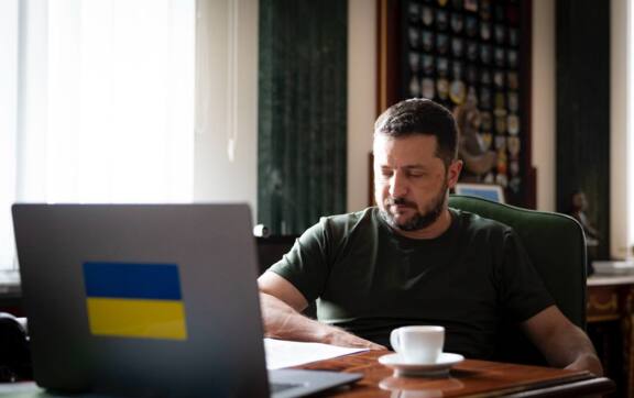 Зеленський визнав можливість збереження контролю рф над окупованими територіями — Telegraph
