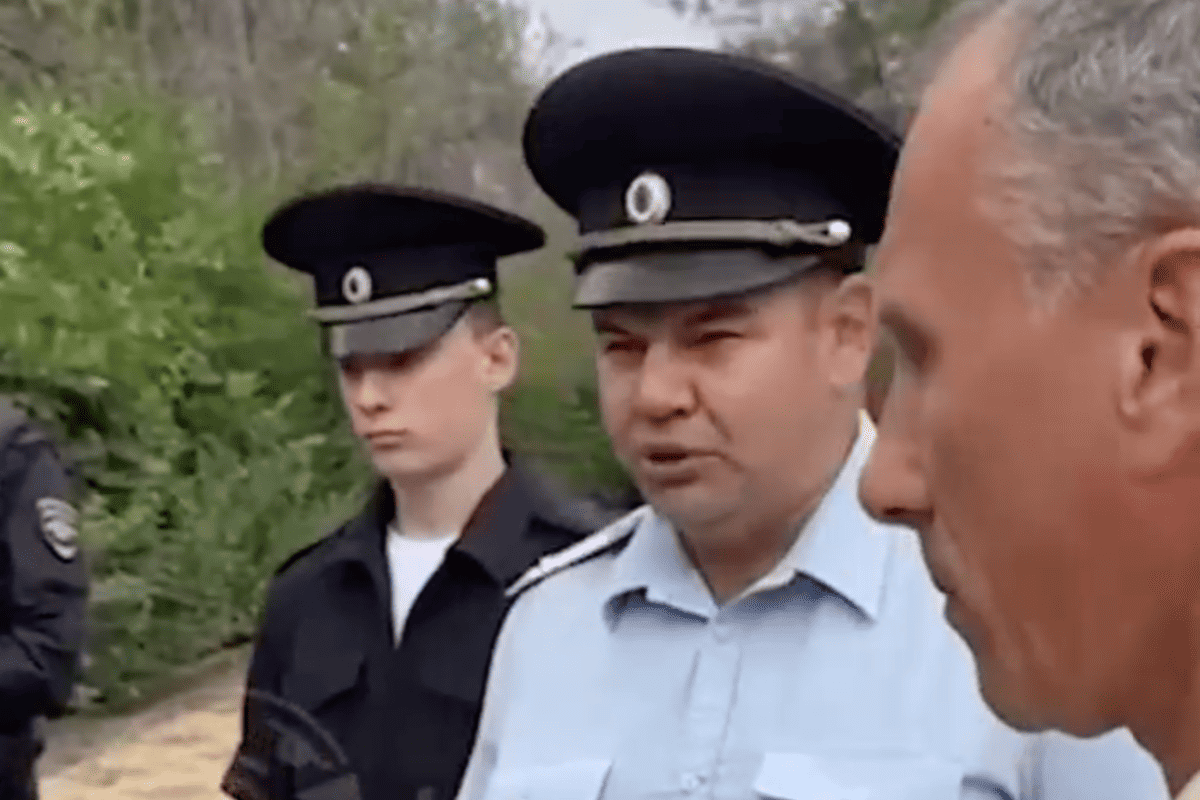 Саратовский полицейский открыл сезон охоты на защитников парков / Фото: Центр противодействия дезинформации Саратовский полицейский открыл сезон охоты на защитников парков / Фото: Центр противодействия дезинформации