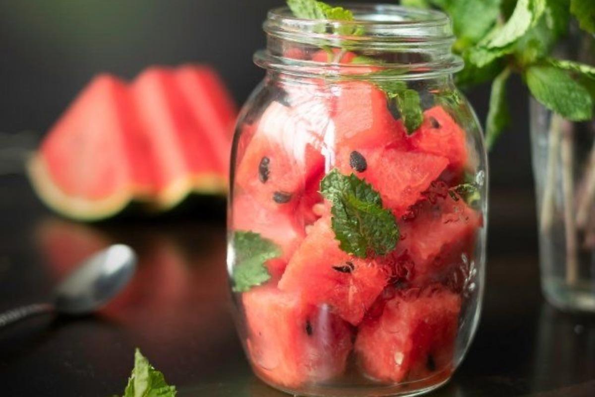 Маринованные арбузы: лучшие способы заготовки и секреты удачного вкуса / Фото: Pinterest Как замариновать арбузы на зиму
