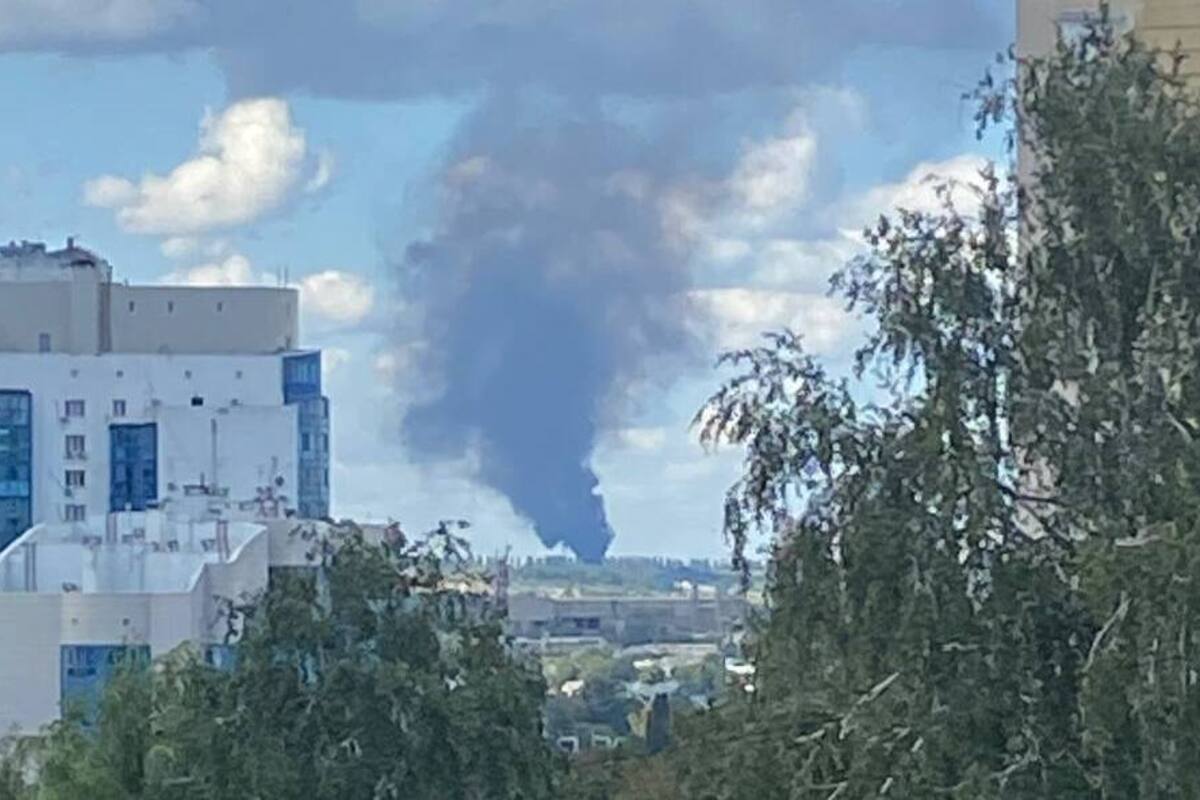 Горит вертолётная база? В Белгороде сообщают об атаке дронов Горит вертолётная база? В Белгороде сообщают об атаке дронов