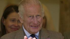 Король Чарльз III и его «лабубу». Что скрывается в плюшевом мишке за 224 фунта?