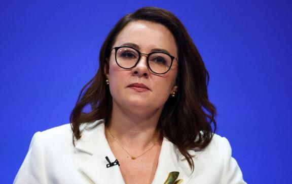 Менше половини українців знають, хто прем’єр-міністр у країні — опитування