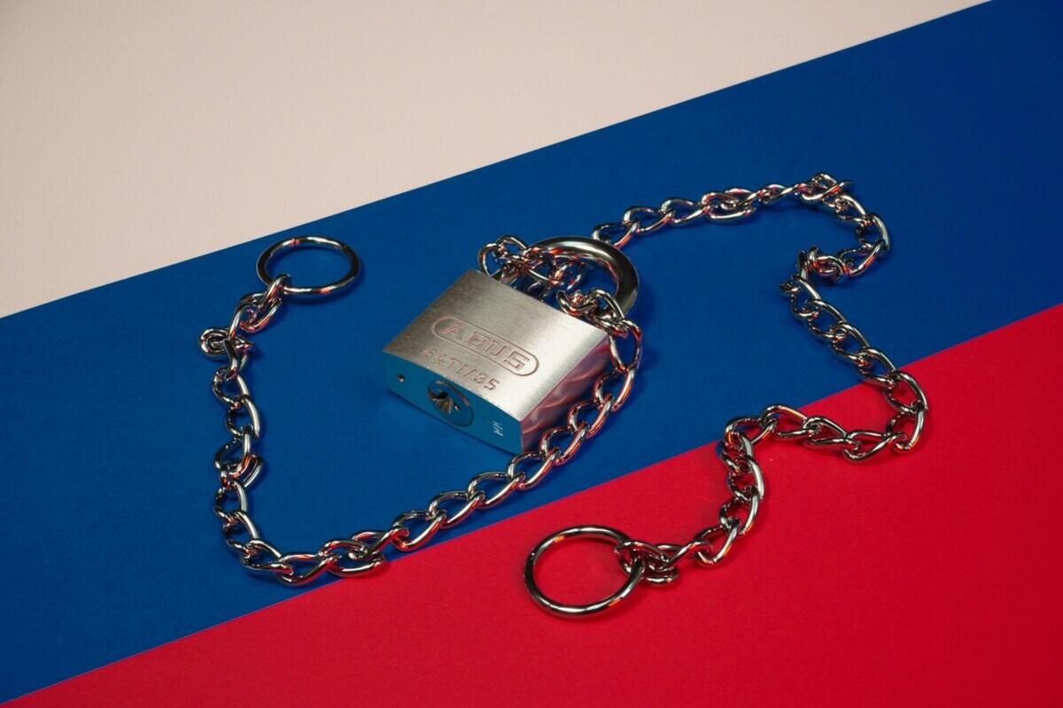 Санкционная волна: США ударили по российским платёжным системам и криптосхемам / Фото: Unsplash