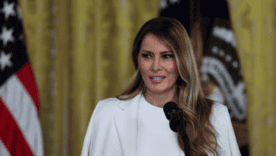 "Секретний" лист: чому Трамп передав путіну лист першої леді США/Фото: reuters "Секретний" лист: чому Трамп передав путіну лист першої леді США