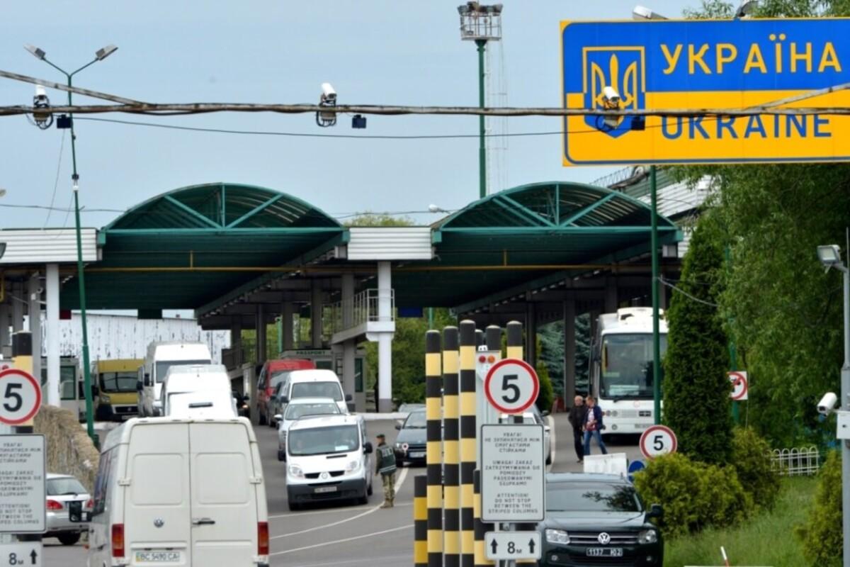 скільки грошей брати у Польщу 2025