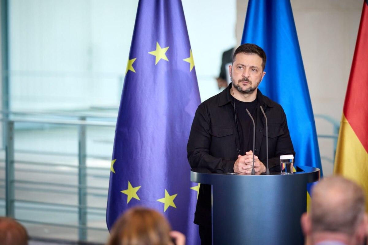 Axios: Білий дім запитав українських чиновників, чи одягне Зеленський костюм на зустріч з Трампом