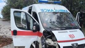 Двое работников скорой пострадали во время обстрела в Харьковской области / Фото: Полиция Харьковской области Двое работников скорой пострадали во время обстрела в Харьковской области / Фото: Полиция Харьковской области
