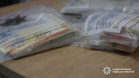 "VinEco" та "Vinex Тrade": в Одесі викрили фінансову піраміду, що ошукала 90 людей на 26 млн грн/Фото: Нацполіція "VinEco" та "Vinex Тrade": в Одесі викрили фінансову піраміду, що ошукала 90 людей на 26 млн грн/Фото: Нацполіція