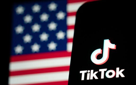 Трамп считает, что TikTok помог ему победить, и открывает аккаунт Белого дома/Фото: Getty Images "Я – ваш голос": Трамп запустил официальный аккаунт Белого дома в TikTok
