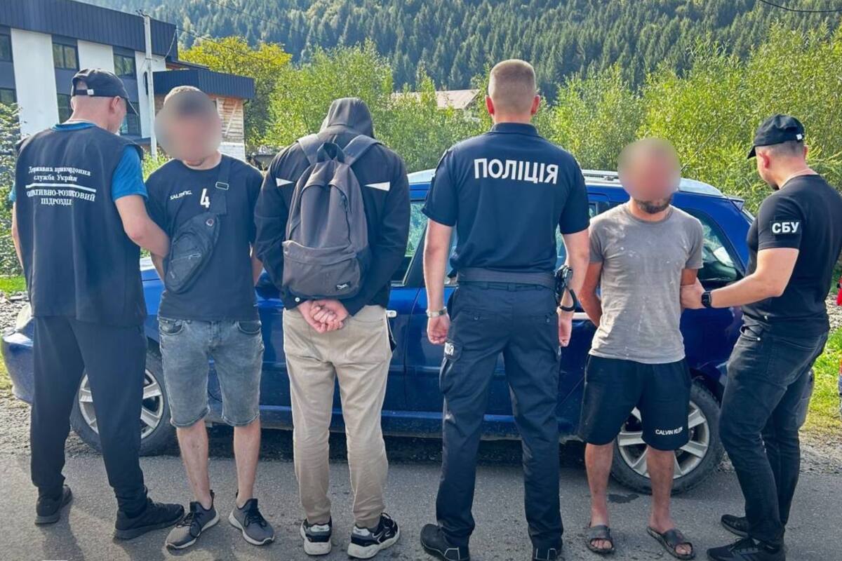 Три канали втечі через Закарпаття накрили силовики – суми вражають / Фото: ДПСУ