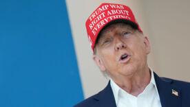 Трамп вважає, що Зеленський має погодитись на умови путіна — Politico/Фото: Kevin Dietsch/Getty Images Трамп вважає, що Зеленський має погодитись на умови путіна — Politico
