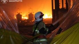 Закарпатье после ракетного удара: в Мукачево все еще ликвидируют пожар, пострадал 21 человек/Фото: ГСЧС Ракетный удар по Мукачево: спасатели уже сутки борются с огнем