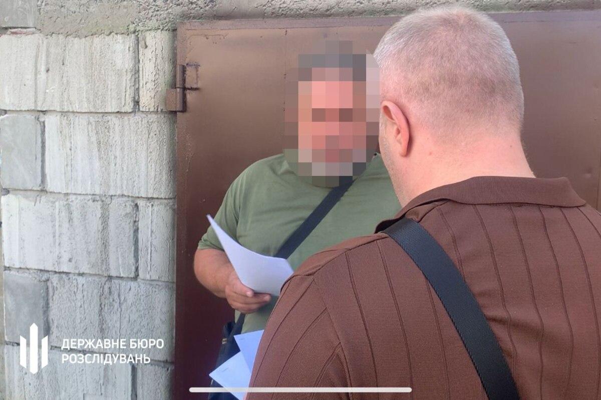 Водій-санітар підробив довідку про інвалідність матері для звільнення з армії/Фото: Державне бюро розслідувань Водій-санітар підробив довідку про інвалідність матері для звільнення з армії