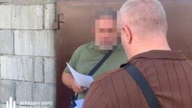 Водитель-санитар подделал справку об инвалидности матери для освобождения от армии/Фото: Державне бюро розслідувань Водитель-санитар подделал справку об инвалидности матери для освобождения от армии