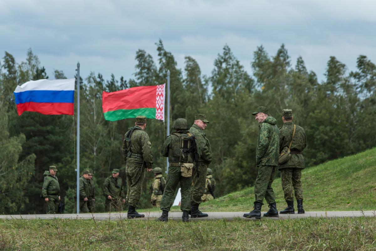 Україна звернулася до білорусі через спільні військові навчання з рф. Фото: GettyImages/Автор-Brendan Hoffman Навчання «Захід-2025» у Білорусі — що відомо