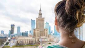 800+ тільки за роботу: президент Польщі змінює правила для українських біженців/Фото: pexels 800+ тільки за роботу: президент Польщі змінює правила для українських біженців