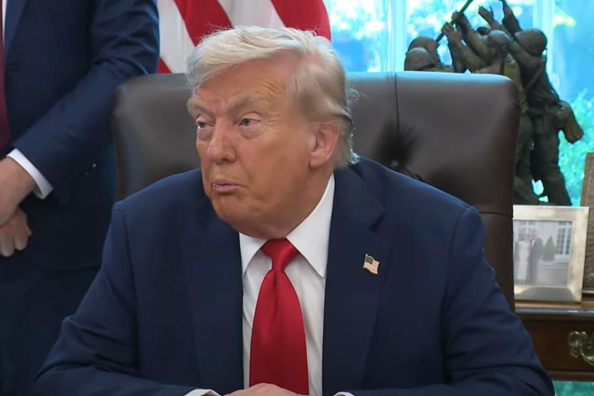 Трамп про відносини путіна та Зеленського: "Він йому не подобається"