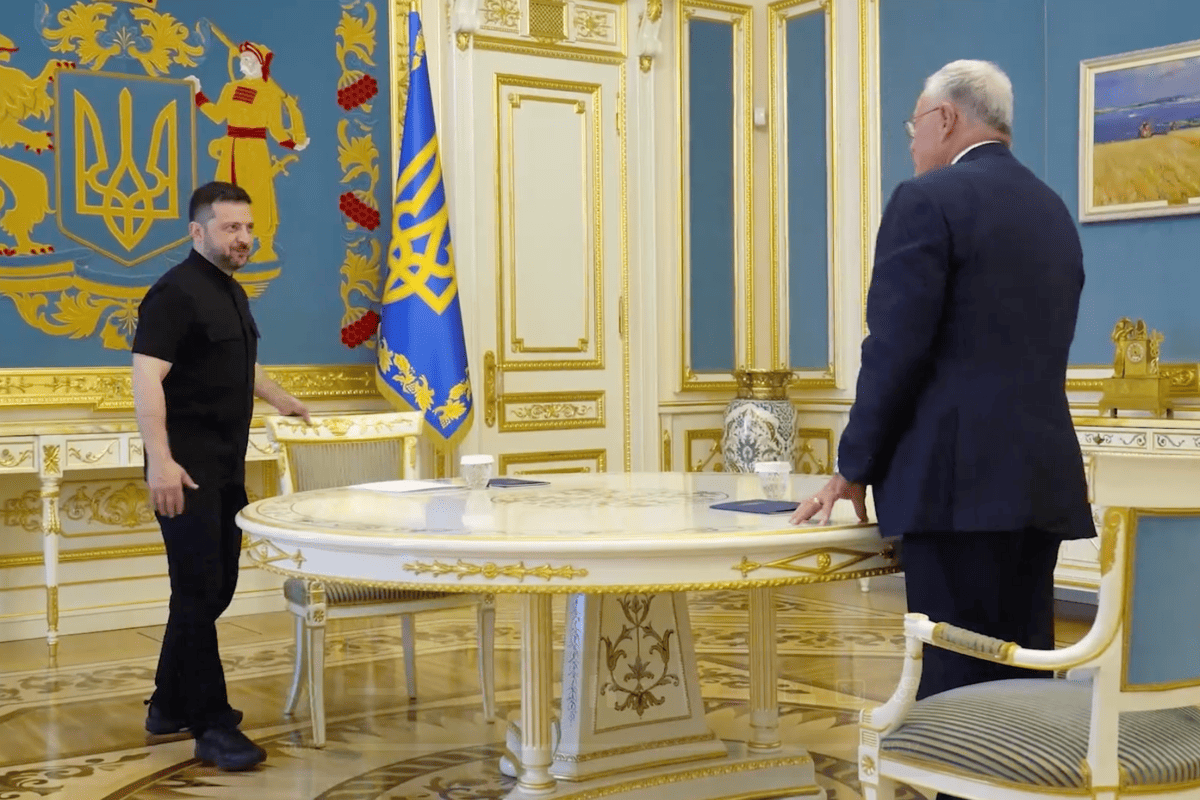 Зеленський після зустрічі з Келлогом: США дадуть Україні зброю та дрони / Фото: скриншот из видео