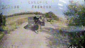 Дрон-камикадзе 68 ОЕБр поразил вражескую технику возле Григорьевки/Фото: кадр из видео Шершни Довбуша Эффективная работа ВСУ: дрон "Шершни Довбуша" уничтожил вражескую технику, двигавшуюся к Покровску