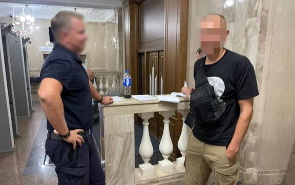 Правоохранитель из Одесской области продавал ухилянтам "футбольные туры" за границу Правоохранитель из Одесской области продавал ухилянтам "футбольные туры" за границу