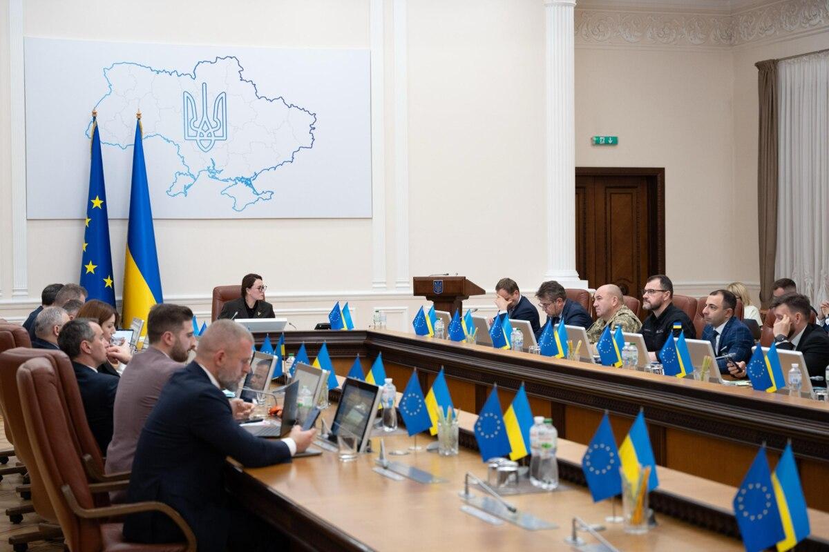 Офіційно! Кабмін дозволив чоловікам до 22 років перетинати кордон / Фото: Юлія Свириденко Офіційно! Кабмін дозволив чоловікам до 22 років перетинати кордон / Фото: Юлія Свириденко