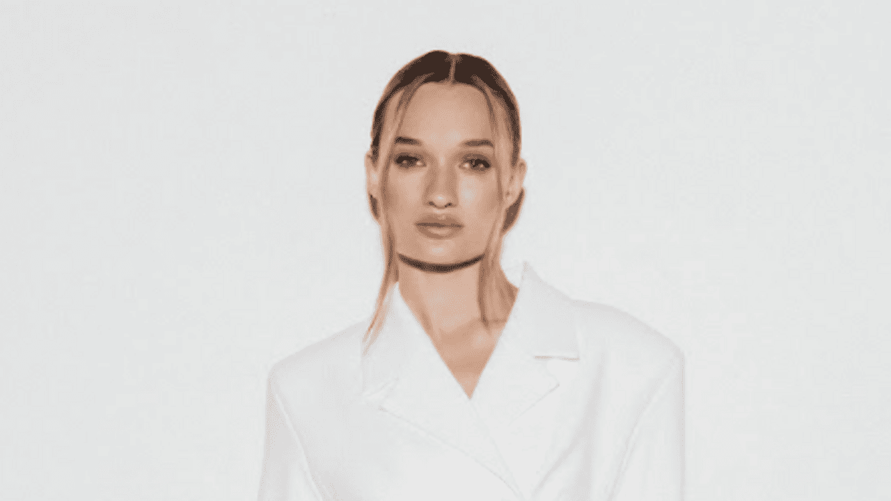 Новый трек Diana Gloster — о любви, доводящей до предела