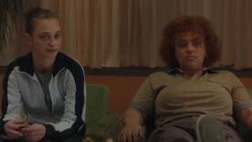 Українська акторка підкорює Британію: Карина Химчук у драмі "Їжачок" / Фото: кадр з трейлеру Українська акторка підкорює Британію: Карина Химчук у драмі "Їжачок"